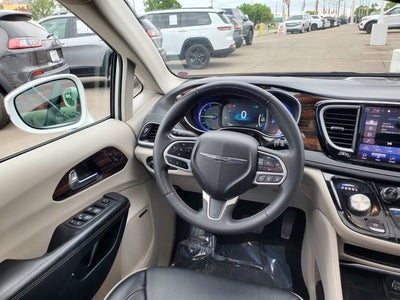 2022 Chrysler Pacifica Hybrid Limited
